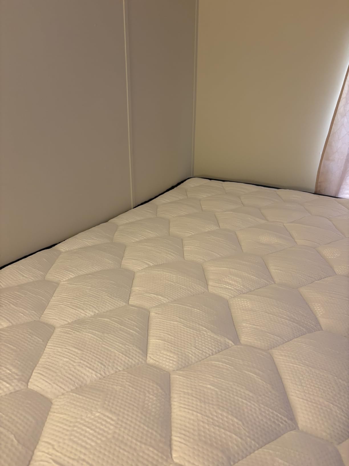 inight King Size Cooling Hybrid Mattress, 12 Inch Medium Firm, Pocket Coils | Undisturbed Couples Sleep. Pocket coils absorb motion and cooling foam releases heat so two sleepers rest cool all night customer photo 1