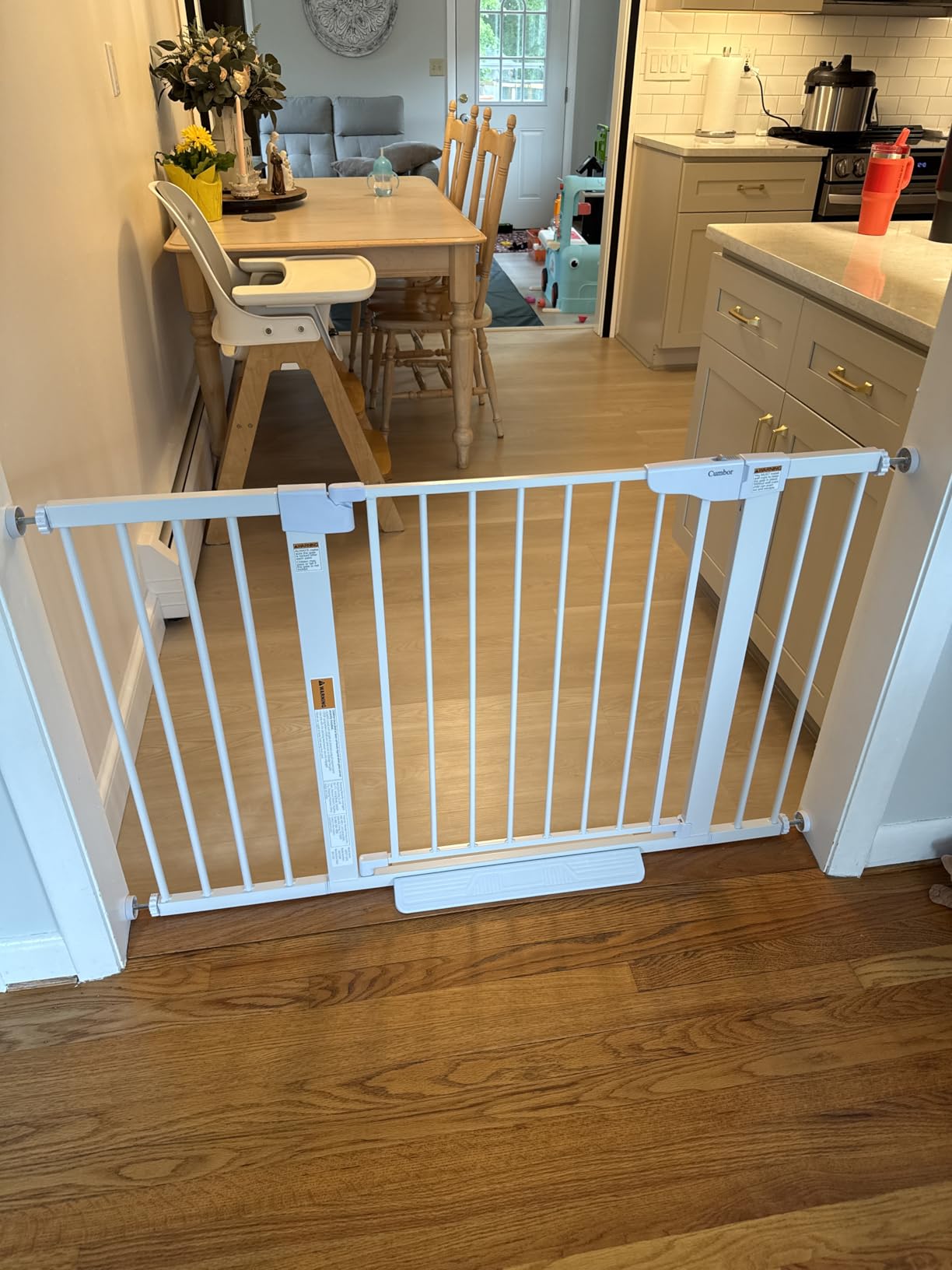 Cumbor 29.7-51.5 in Extra Wide Baby Gate for Stairs, Dog Gate Indoor Black | Mom's Choice Awards Winner, Auto Close with Double Lock for Doorways, Child Gate for Toddlers & Pets, Pressure Mounted customer photo 1