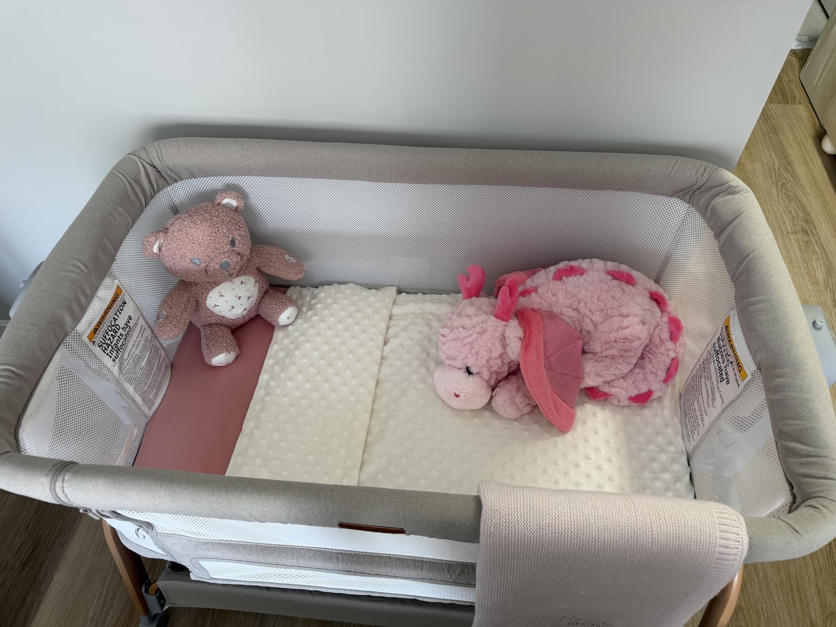 NeoBorn 3-in-1 Baby Bassinet, Rocking Bedside Bassinet with Full Mesh | Anti-Reflux Comfort, Sturdy Wide Base, Height Adjustments, with Comfy Mattress, Waterproof Sheet & Wheels for Newborns customer photo 1