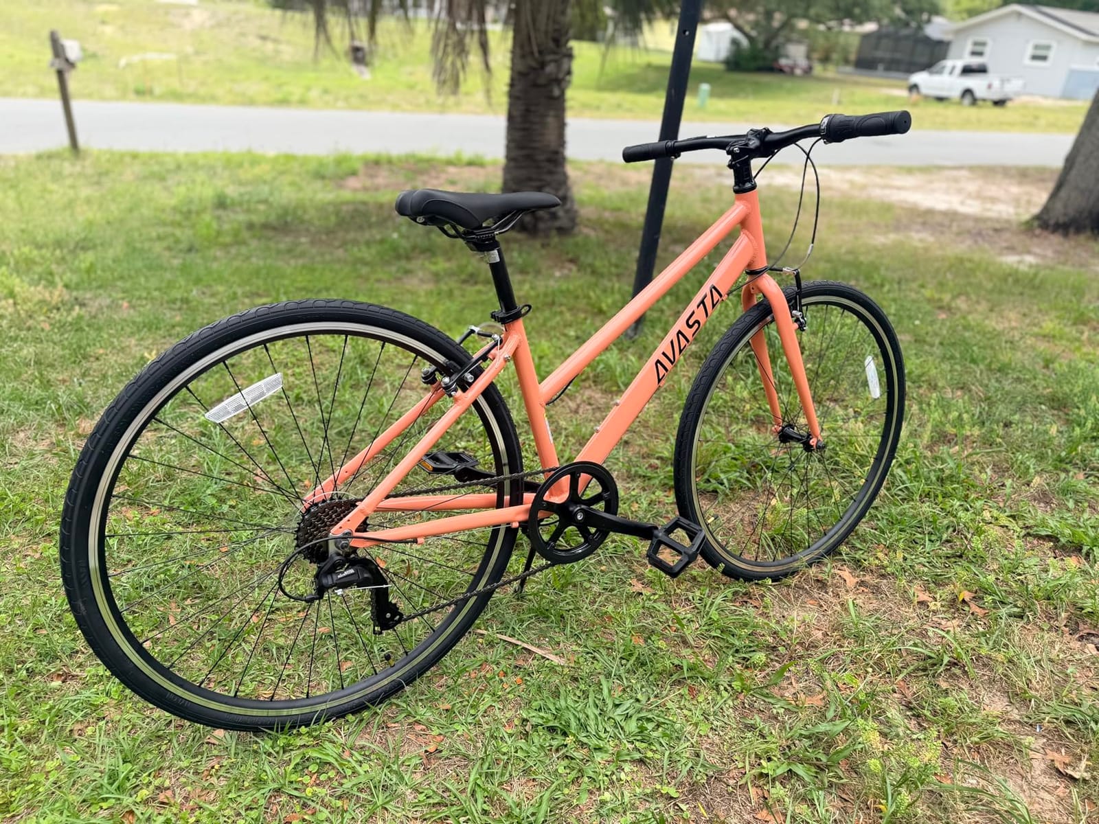 AVASTA Populus 700C Road Bike for Women with Kickstand, 15 17 Inch Lightweight Step Through Aluminum Alloy Frame, 7-Speed Drivetrain, Multiple Colors customer photo 2