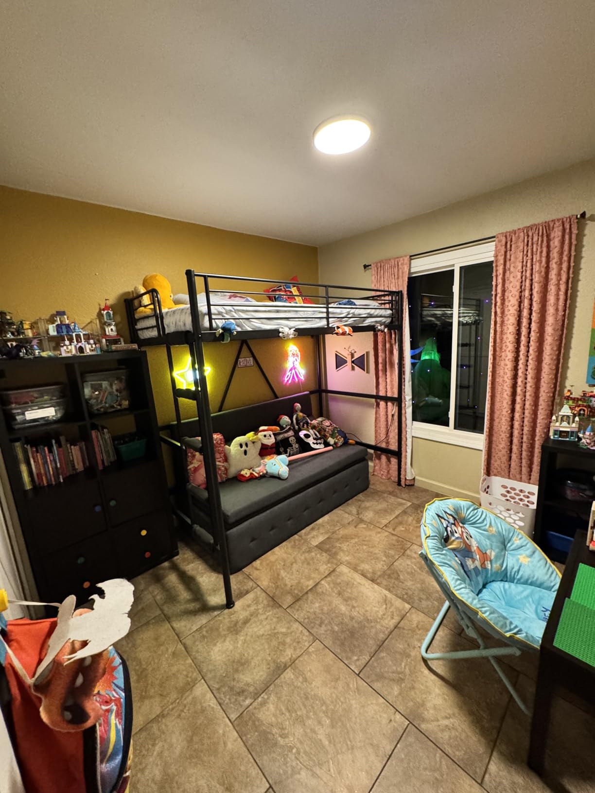 VECELO Metal Loft Bed Twin Size, Heavy Duty Bedframe with Removable Ladder and Safety Guardrail, Space-Saving, Noise Free, No Box Spring Needed, Matte Black customer photo 2