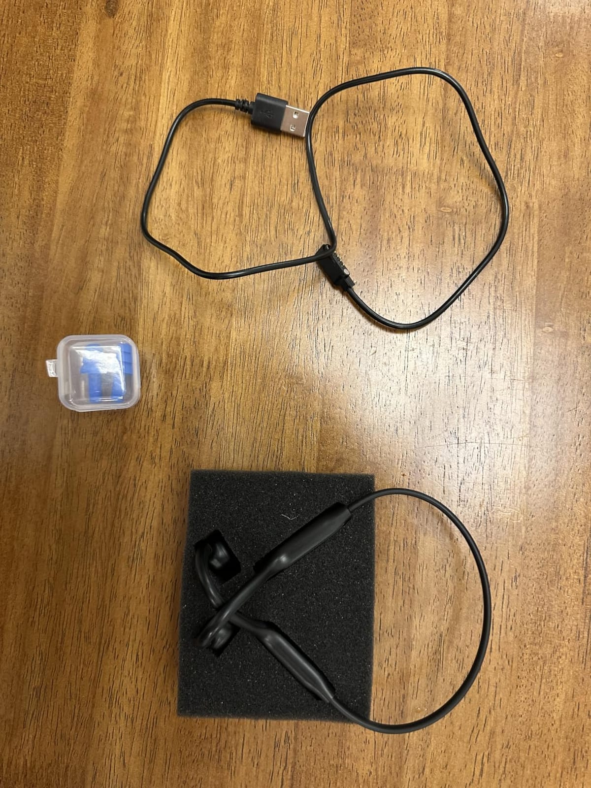Swimming Headphones Bone Conduction IPX8 Waterproof 32G MP3 Bluetooth 6.0 | Open-ear comfort, clear audio in water, phone-free playlists, secure fit with caps and goggles, stable above-water pairing customer photo 2