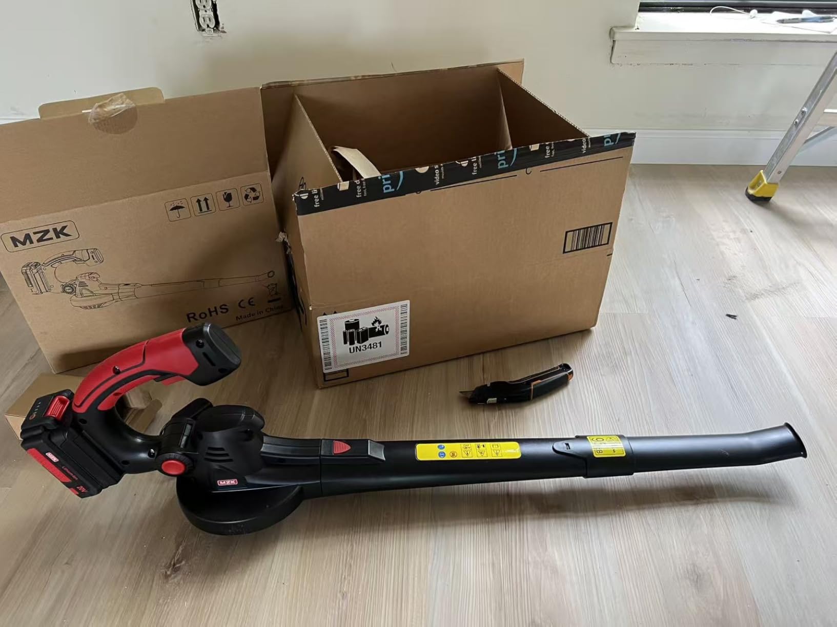 MZK 20V Cordless Leaf Blower, Lightweight Electric Blower | 2 x 4.0Ah Batteries & Charger, 130 MPH Air Speed, 450 CFM Air Volume for Leaves, Patio, Lawn & Yard Cleanup customer photo 1