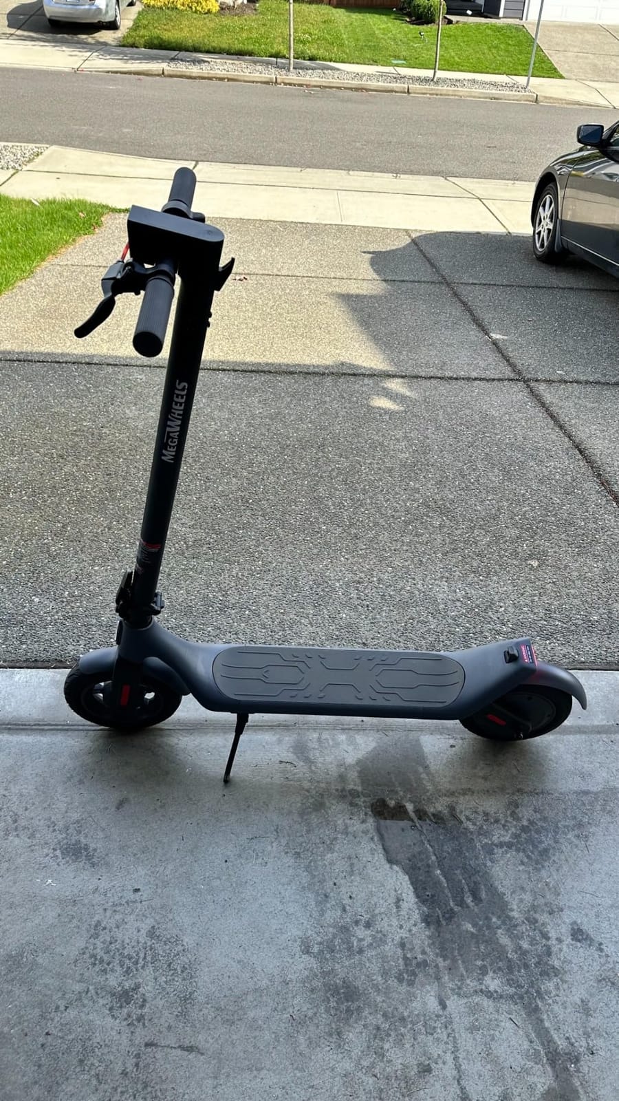 MEGAWHEELS Electric Scooter, Electric Scooter Adults Teens, 10in Pneumatic Tires, 350/500/600W Motor, 19/31 Miles Range, 15.5mph E Scooter with Smart APP Control for Commuting, Outdoor, Short Travel Gift customer photo 2