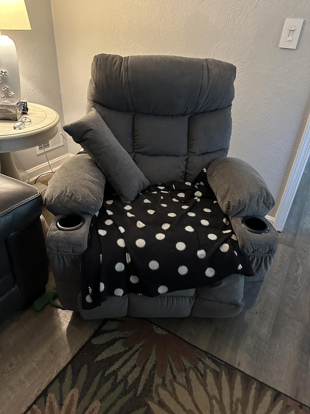 MAHOMICO Power Lift Recliner Chair for Elderly with Vibration Massage and Lumbar Heating, Electric Lift Recliner Single Sofa with Side Pocket, Two Cup Holders and USB Charge Port for Living Room customer photo 1