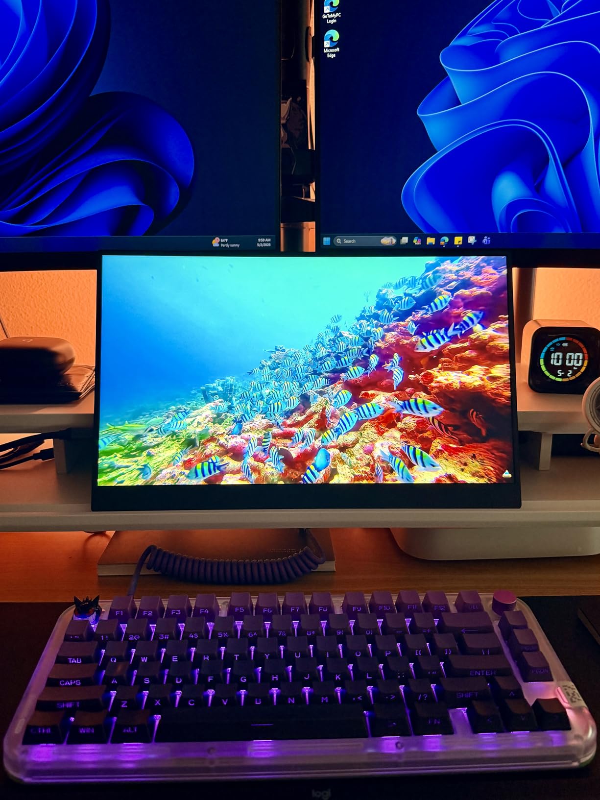 cocopar Portable Monitor 15.6 Inch 4K UHD 60Hz 145% sRGB Travel Monitor with Speaker HDMI USB-C Second Screen for Laptop MacBook Surface PC Xbox PS4/5, VESA Mountable, with Kickstand customer photo 1