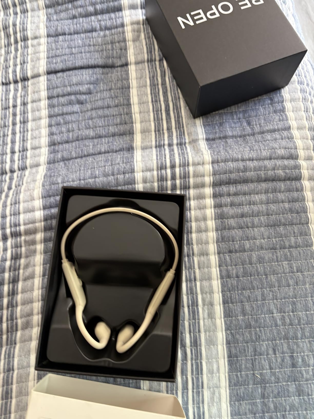 Swimming Headphones-Bone Conduction Headphones, IP68 Waterproof Open Earphones, LiteSurge Bluetooth 5.4 Underwater Sport Earbuds with 32 GB MP3 Memory for Swimming, Marathon-Black customer photo 1