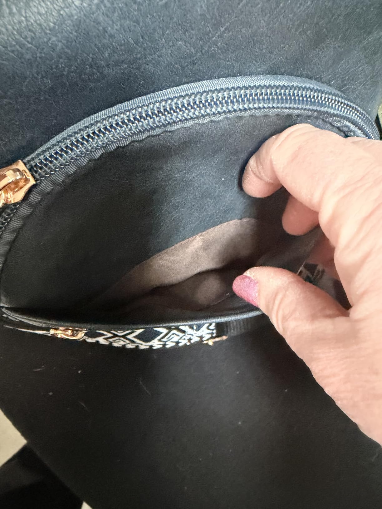 SYTRAH Anti Theft Crossbody Bags for Women, RFID Travel Sling Purse customer photo 1
