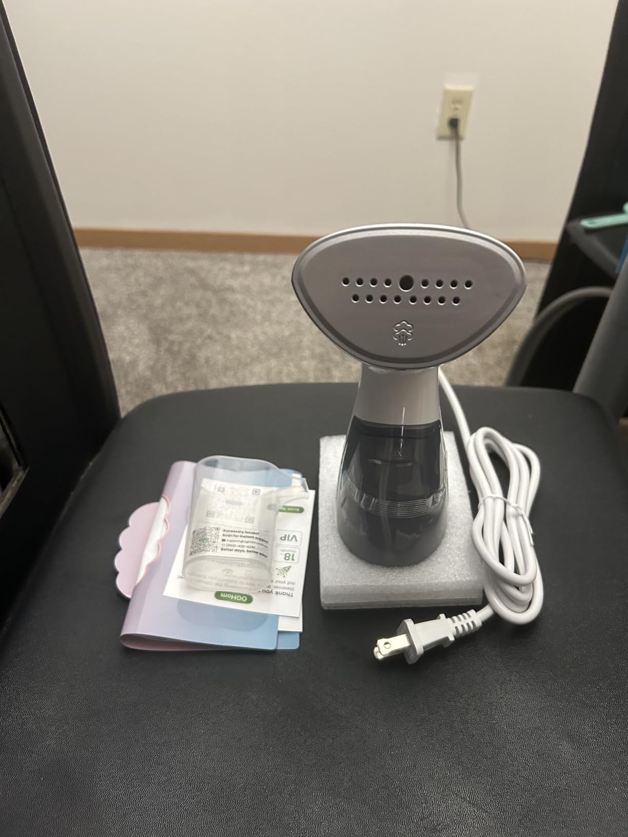 OGHom Portable Travel Handheld Steamer for Clothes, Garment Wrinkle Remover, White, 1000W Strong Penetrating Fabric Steamer, 150ML Water Tank, for Home, Office, Travel (ONLY FOR 120V) customer photo 1