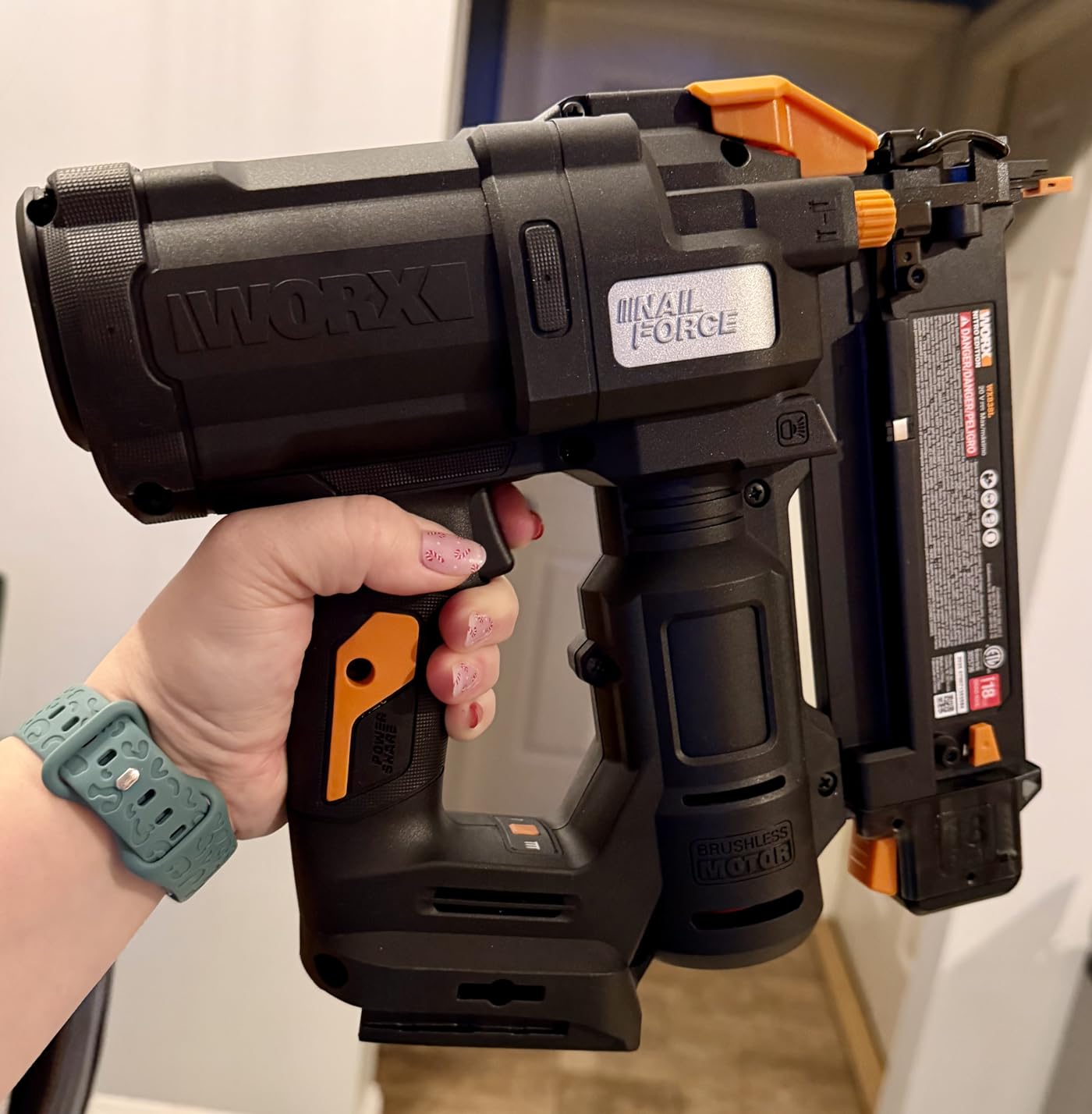 WORX Cordless Brad Nailer, 20V 18GA Brushless Nail Gun, WX838L.1 | Drives up to 2-1/8 in into Hardwood, Narrow Nose and 3 LEDs, 3000 Nails, 2.0Ah Battery and Charger Included, PowerShare customer photo 2