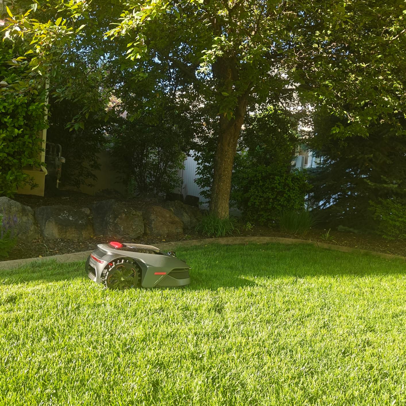 MOVA LiDAX Ultra 1000 Robot Lawn Mower Wire Free for 1/4 Acre, RTK-Free+360° 3D LiDAR+AI Vision Auto Mapping, Zero-Edge Cutting, Cutting Height 1.2