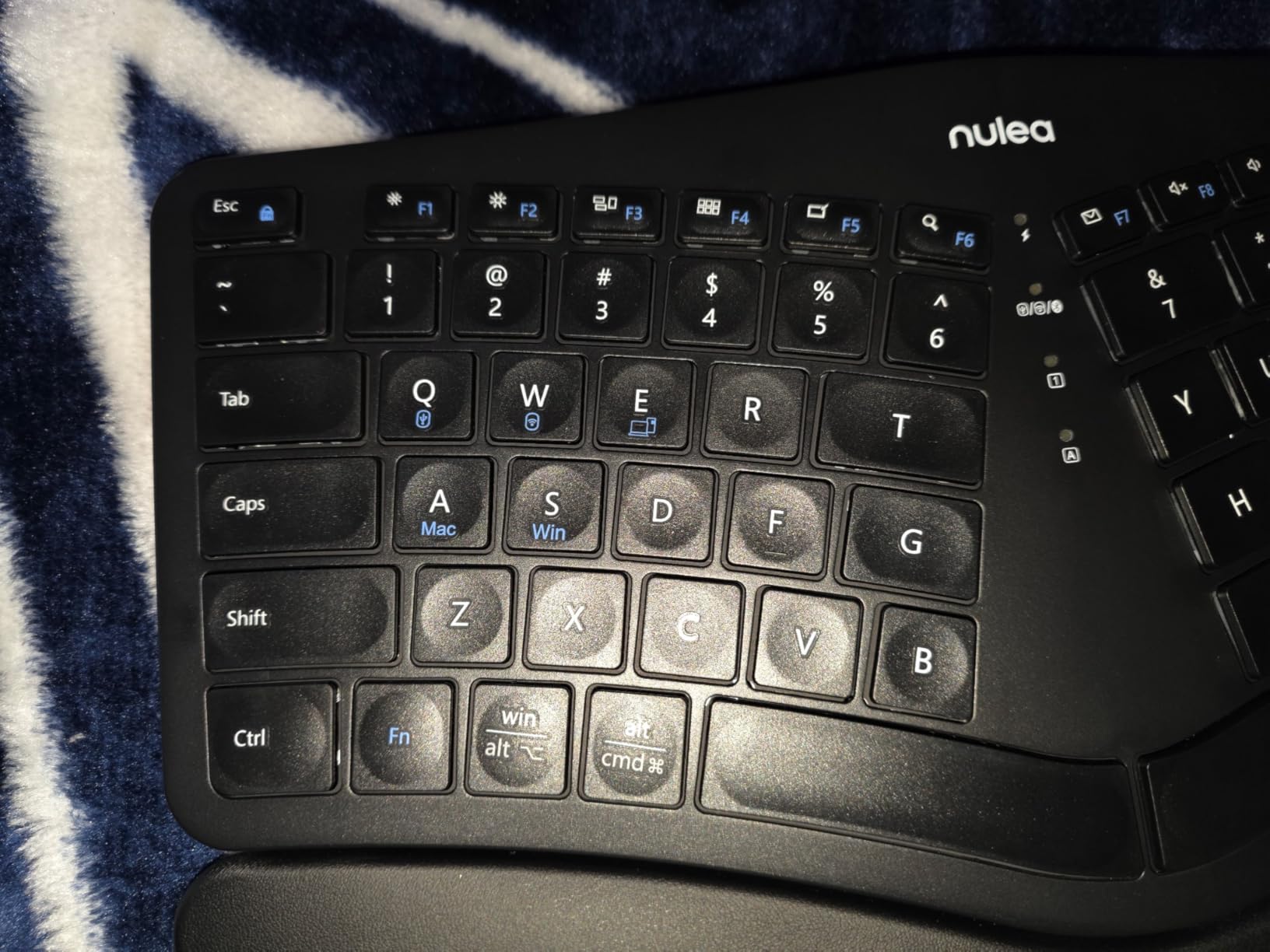 Nulea Ergonomic Split Keyboard Wireless Cushioned Wrist Rest Rechargeable customer photo 1