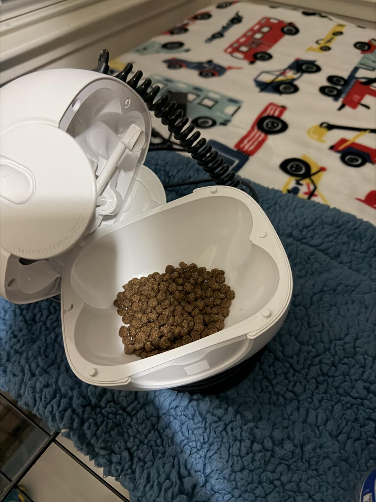 2026 3K Pet Camera Treat Dispenser, 32ft Remote Tossing for Dogs & Cats - Reduces Separation Anxiety, 360° View, Security Indoor Cam w/ Phone App, Barking Alerts, No Subscription, 5G WiFi, Robot M3 customer photo 2
