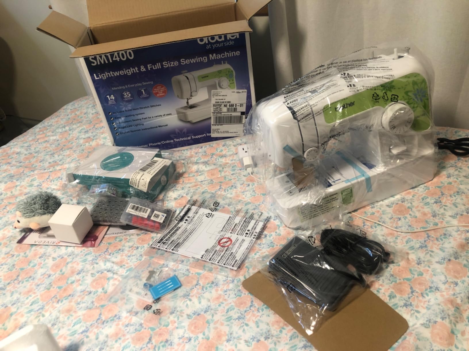 Brother SM1400 14-Stitch Sewing Machine with SASEW6 6-Piece Thread Pack customer photo 1