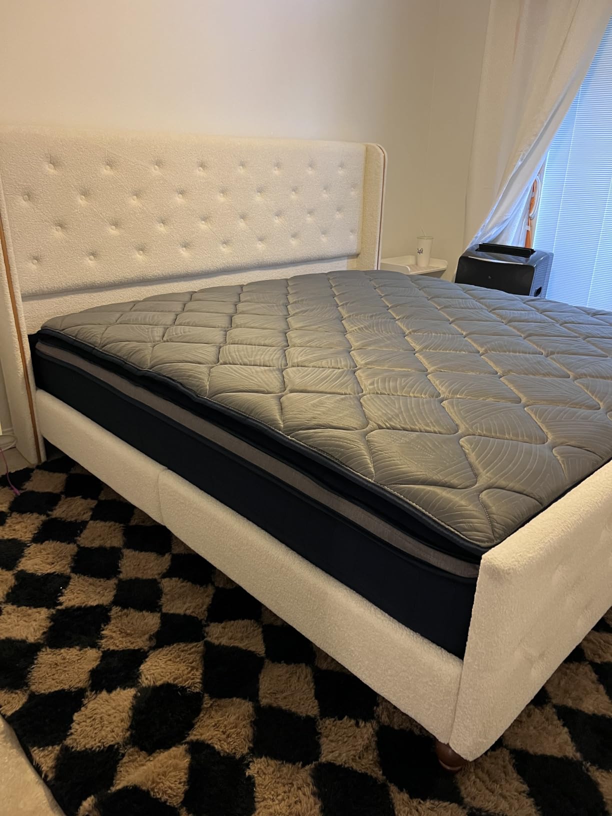 Sweetnight CoolNest Hybrid King Size Mattress 14 Inch, Cooling Pillow Top | Cool Night Sleep for Hot Sleeper, 7-Zone Ergo Support for Pressure Relief, 4 Stage Cool Enhanced Breathability, Medium Firm customer photo 1
