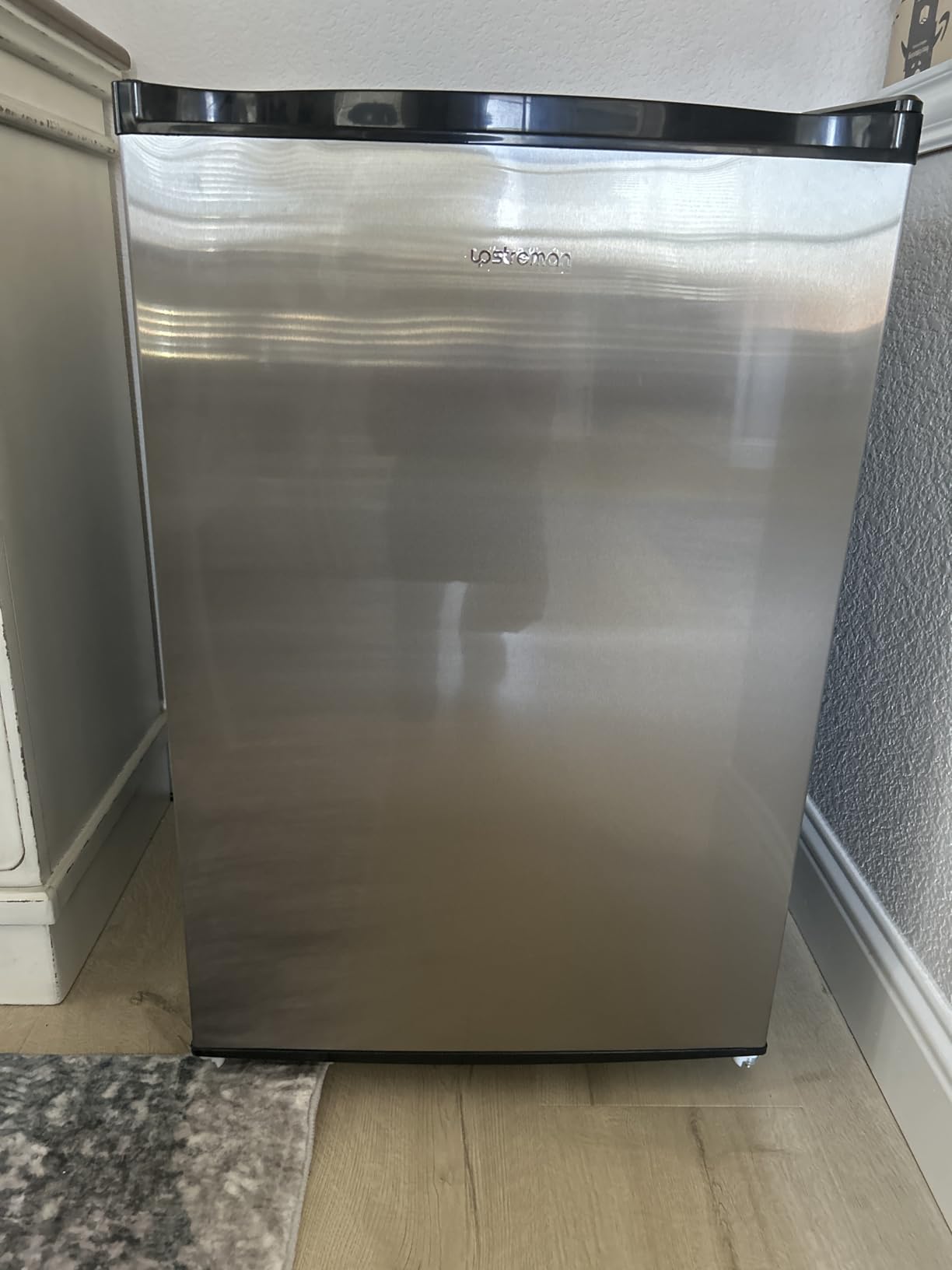 Upstreman 3.0 Cu.ft Upright Freezer, Reversible Door for Home, Dorm (Black) | Fast Cooling, 5 Adjustable Thermostat, Stand Up Freezers with Ice Trays Defrosting Tools customer photo 1