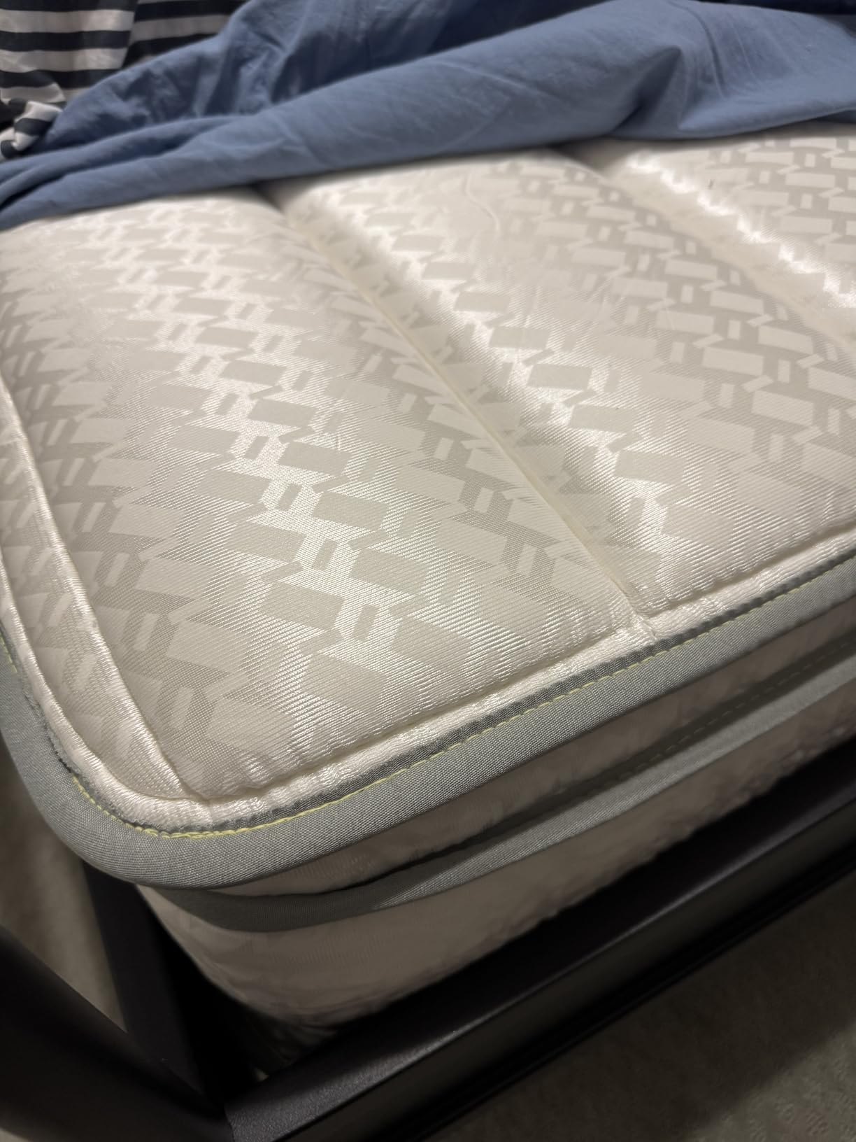 Avenco SyncDeep King Size Mattress 12 Inch, Firm Hybrid Cooling, Deep Sleep | Zoned Lumbar Support, Back Pain Relief, Motion Isolation, Reinforced Edge Support, Fiberglass Free, CertiPUR-US Certified customer photo 2