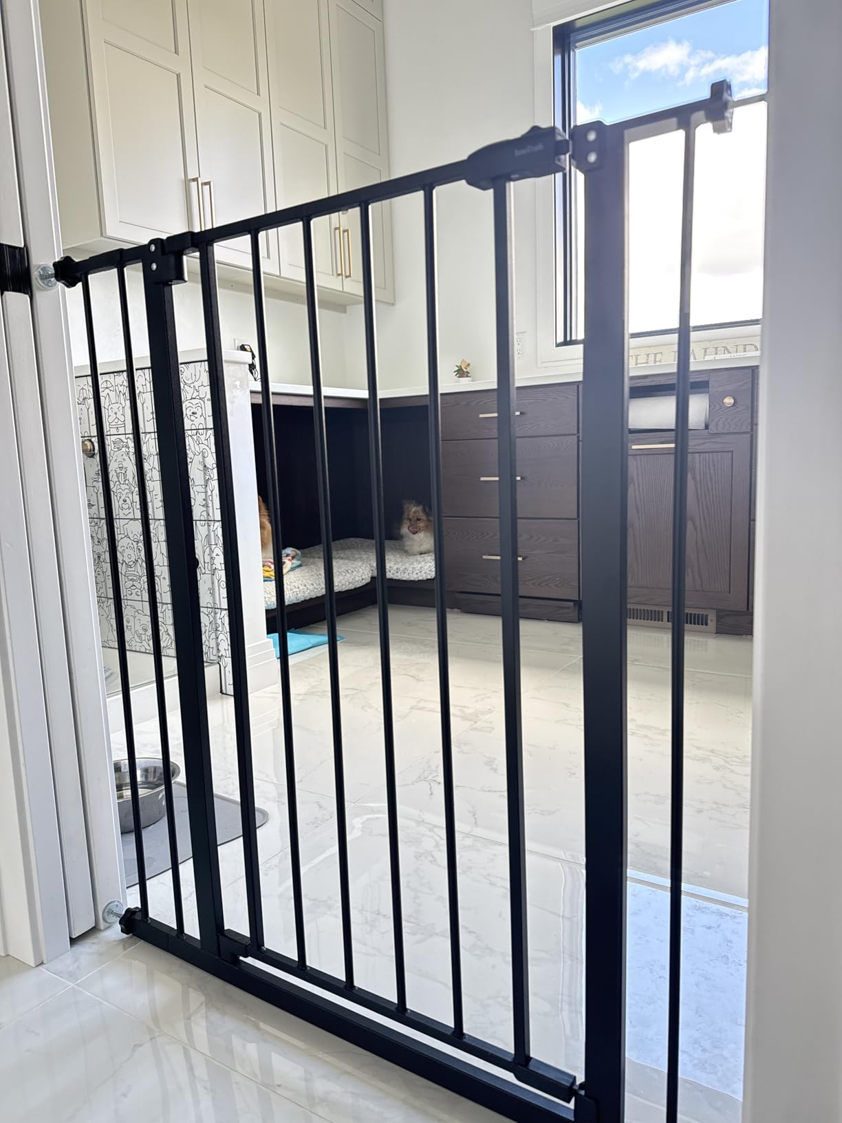 InnoTruth 29.6-39.1 in Wide Baby Gate for Stairs and Doorways, White | Indoor Metal Dog Gate for Pets, Auto Close 2 Way Swing Walk Through Door, Double Lock & Y-Bolts, Pressure or Hardware Mount customer photo 2