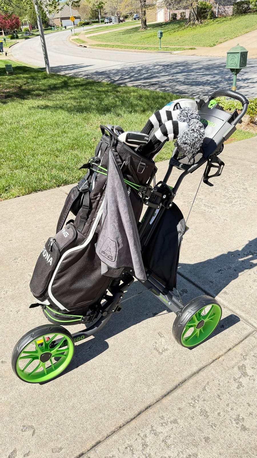 EASEGO Golf Push Cart 3 Wheel - Golf Bag Cart Foldable with Phone Holder/Cup/Umbrella Holder Compact Golf Pull Carts Quick Fold Golf Caddy Push Carts with Large Wheelbase for Different Terrain customer photo 2