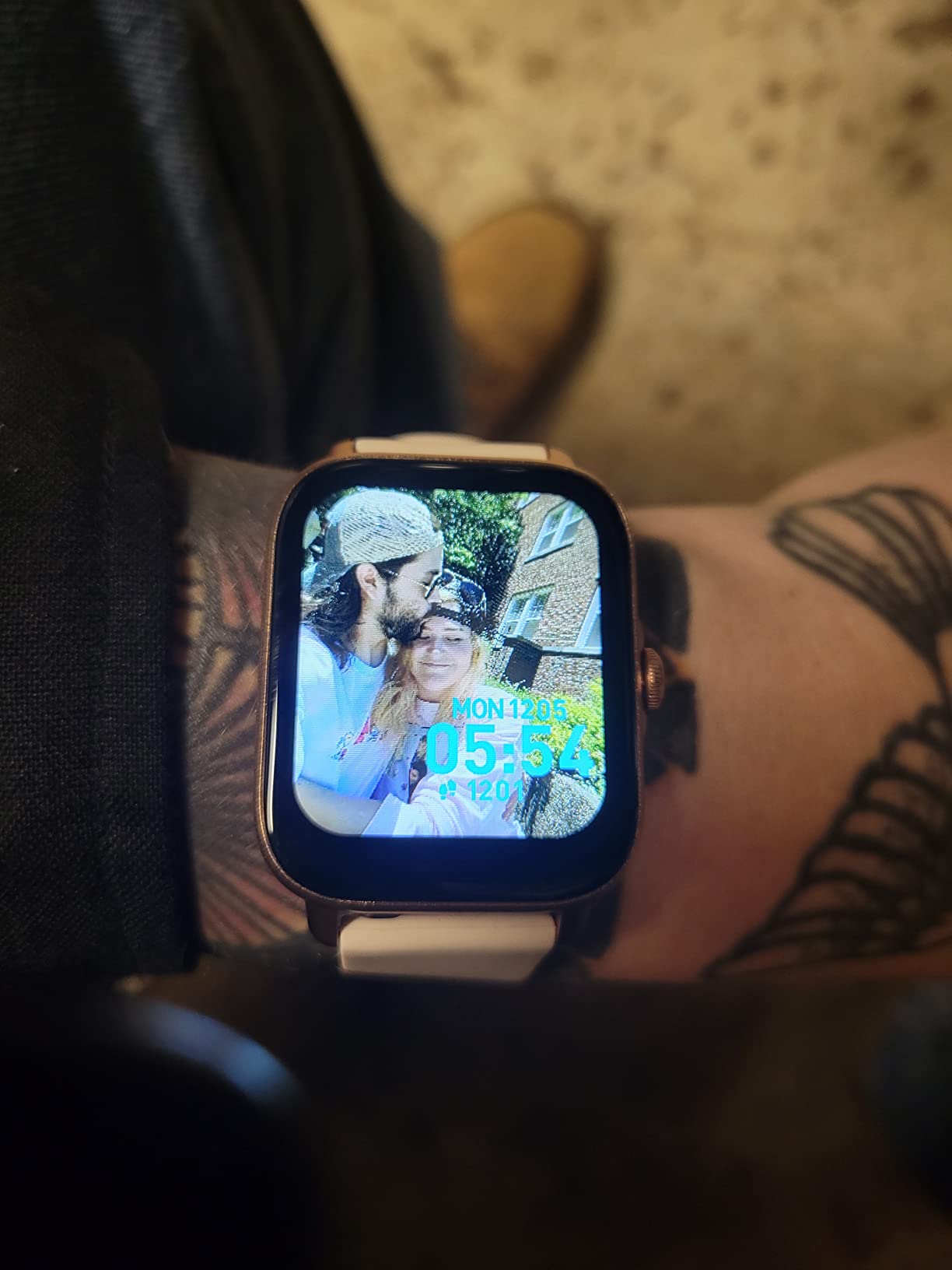 4G Kids Smart Watch with GPS Tracker, Video & Voice Call, SOS, WiFi, IP68 Waterproof, AI Smart Features, Parental Control Phone Watch for Boys Girls Age 4-12(SIM Card Included) customer photo 1