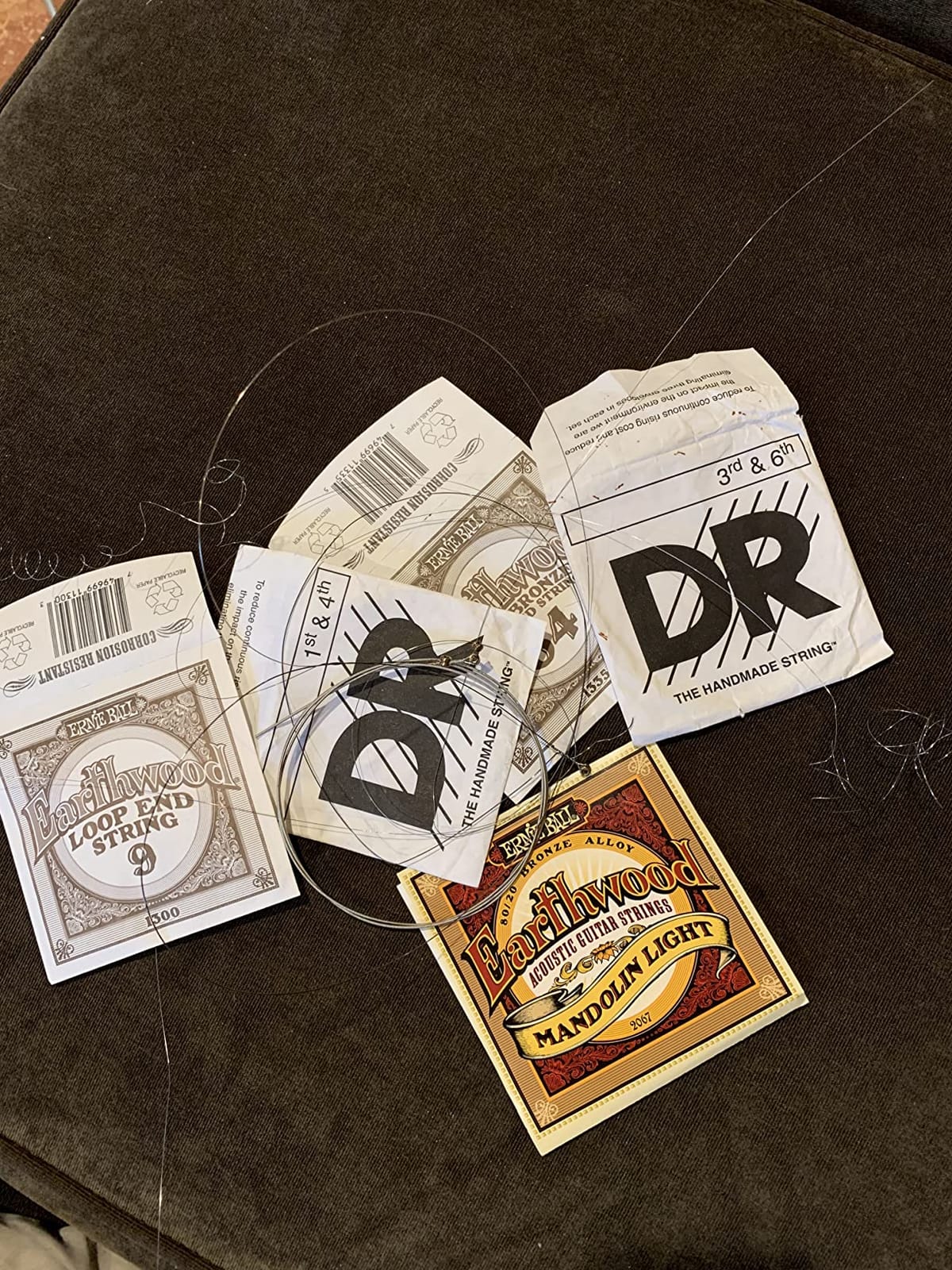 Ernie Ball Earthwood Light 80/20 Bronze Mandolin Strings, 9-34 Gauge (P02067) customer photo 2