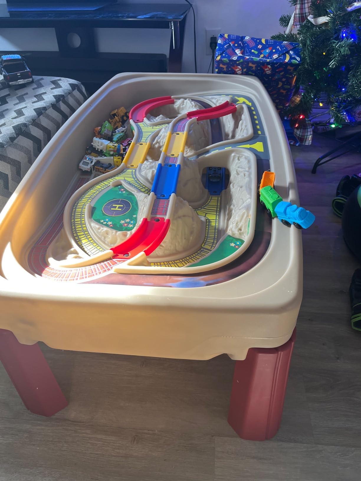 Step2 Deluxe Canyon Road Train & Track Table, Kids Activity Table for Cars, Cover Included, Made of Durable Plastic, Includes 3-Piece Train Set, For Toddlers 3+ Years Old customer photo 1