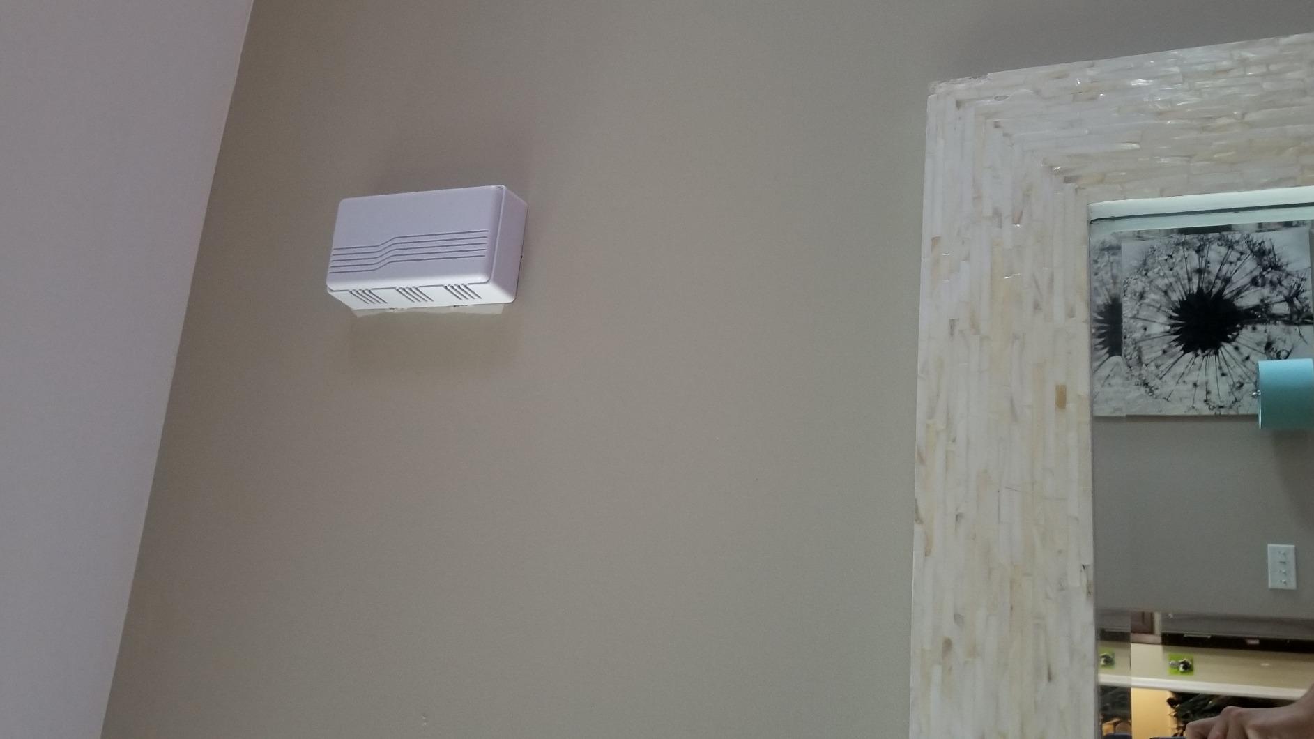 Heath Zenith White Plastic Wired Mechanical Doorbell Chime | 2-Melody, Ding-Dong, Ding, Ring & Nest Compatible, White, 85dB, Indoor, 16VAC, Model 18000088 customer photo 1