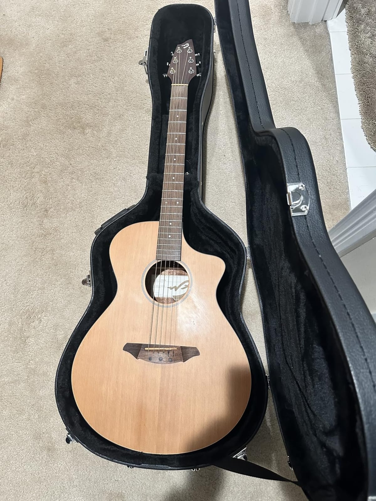Gator Cases Traditonal Series Hard-Shell Wood Case for 6 or 12-String Dreadnought Style Acoustic Guitars, (GWE-DREAD 12) customer photo 2