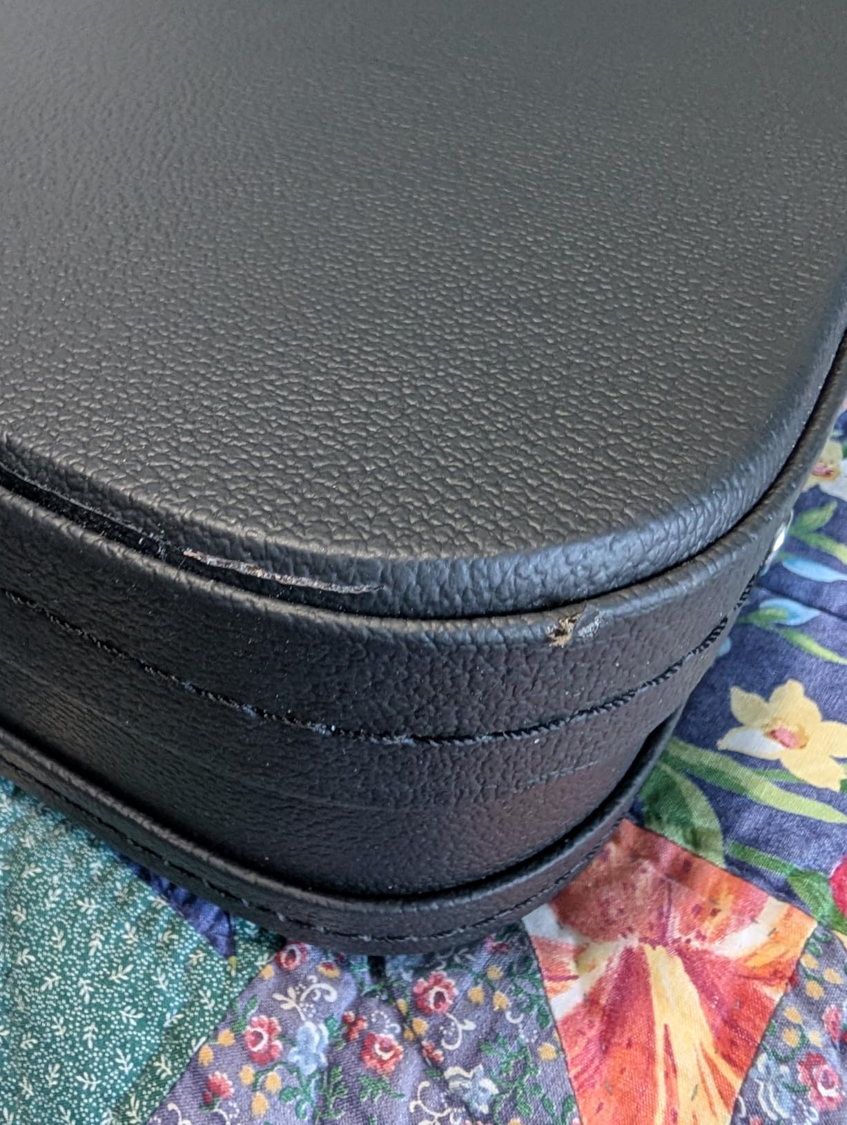 Gator Cases Hard-Shell Wood Case for Standard Electric Guitars, Fits Fender Strat/Tele Style (GWE-ELEC) customer photo 1
