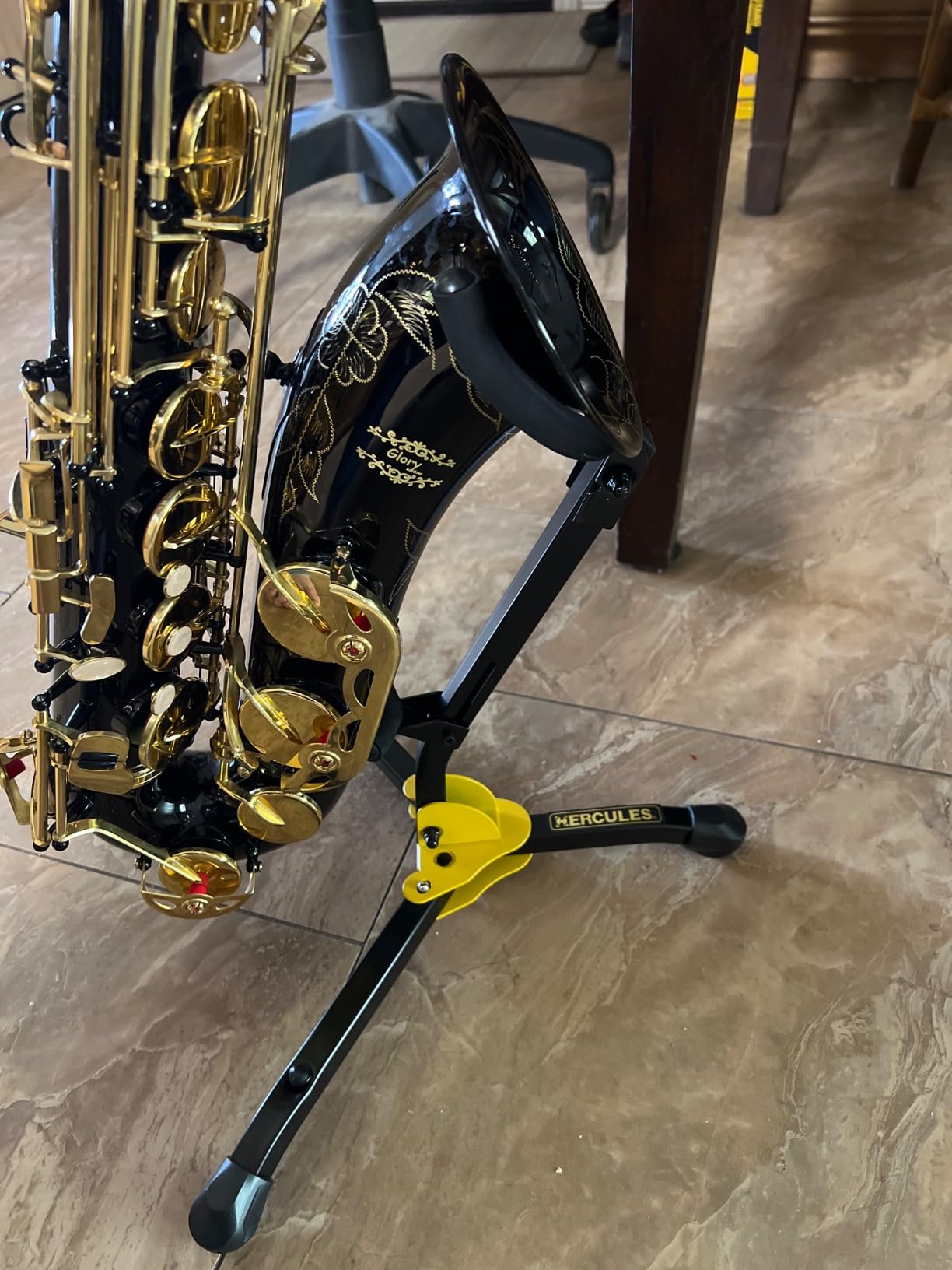 Hercules DS530BB Alto/Tenor Saxophone Stand with Bag customer photo 2