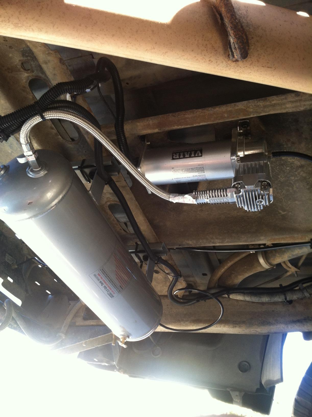 VIAIR Constant Duty OBA Onboard Air System with 450C Air Compressor & 2.5 Gallon Tank, 12V Offroad Compressor, 150 PSI, up to 37