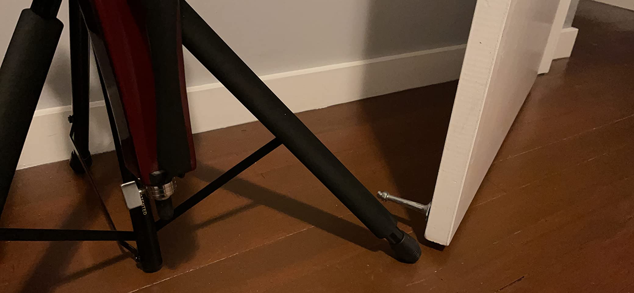 Hercules DS580B Auto Grip Cello Stand customer photo 1