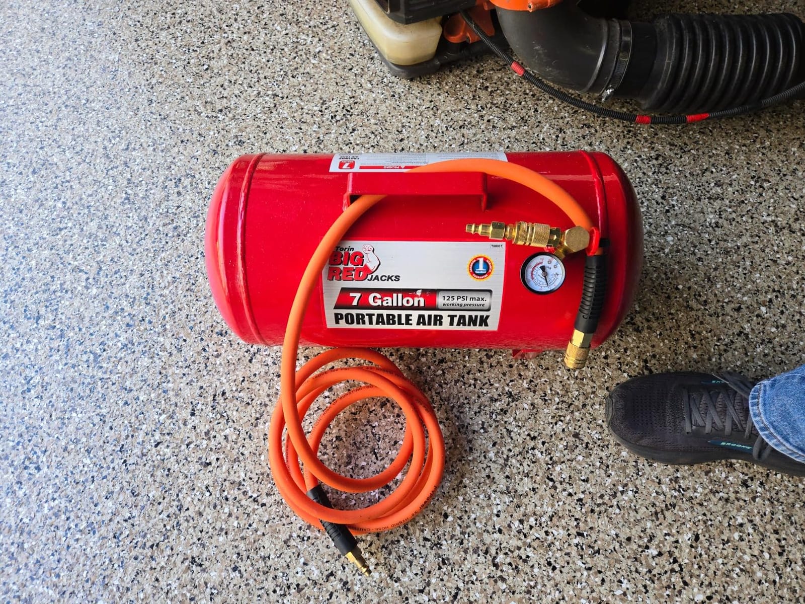 BIG RED Horizontal Portable Air Storage Tank with 36 
