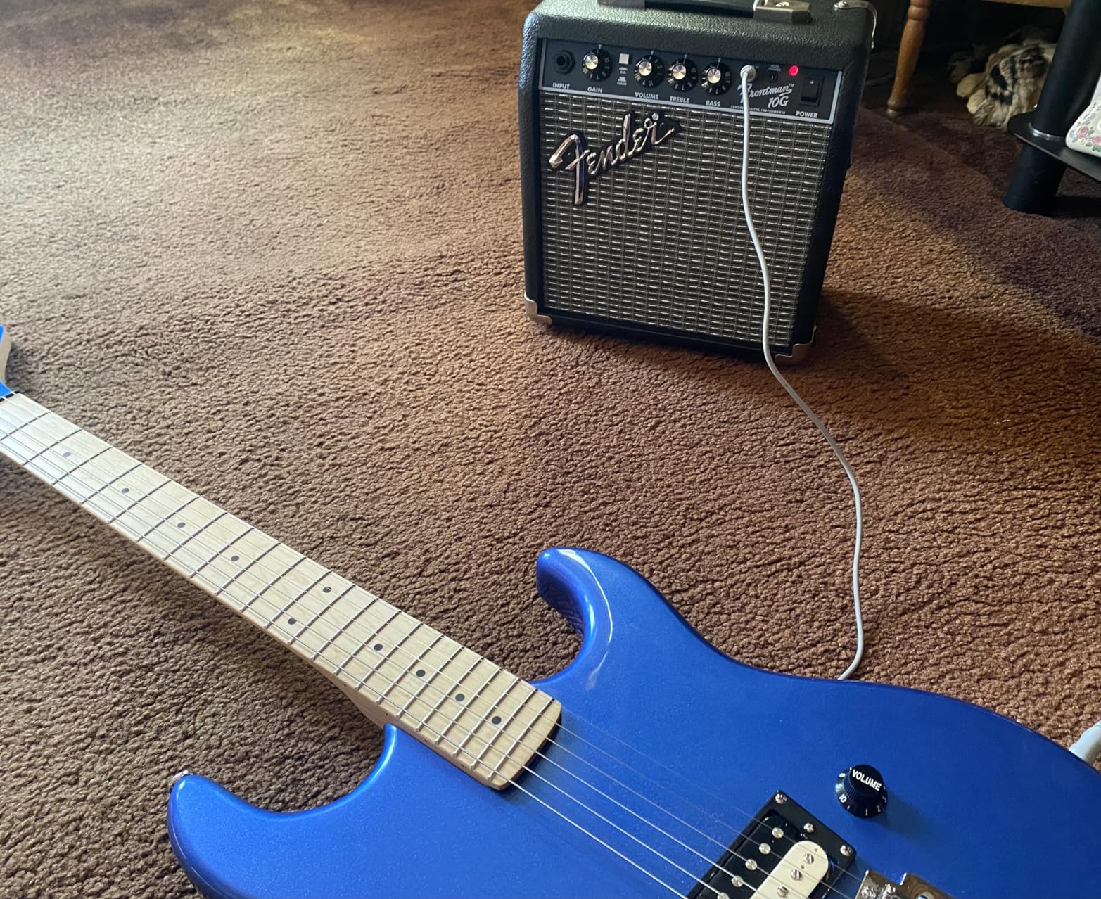 Fender Frontman 10G Electric Guitar Amplifier, 10-Watt Amp, Black/Silver | 10 Watt Practice Amp with 6 Speaker, Built In Overdrive, Headphone Jack and Aux Input, Black/Silver customer photo 1