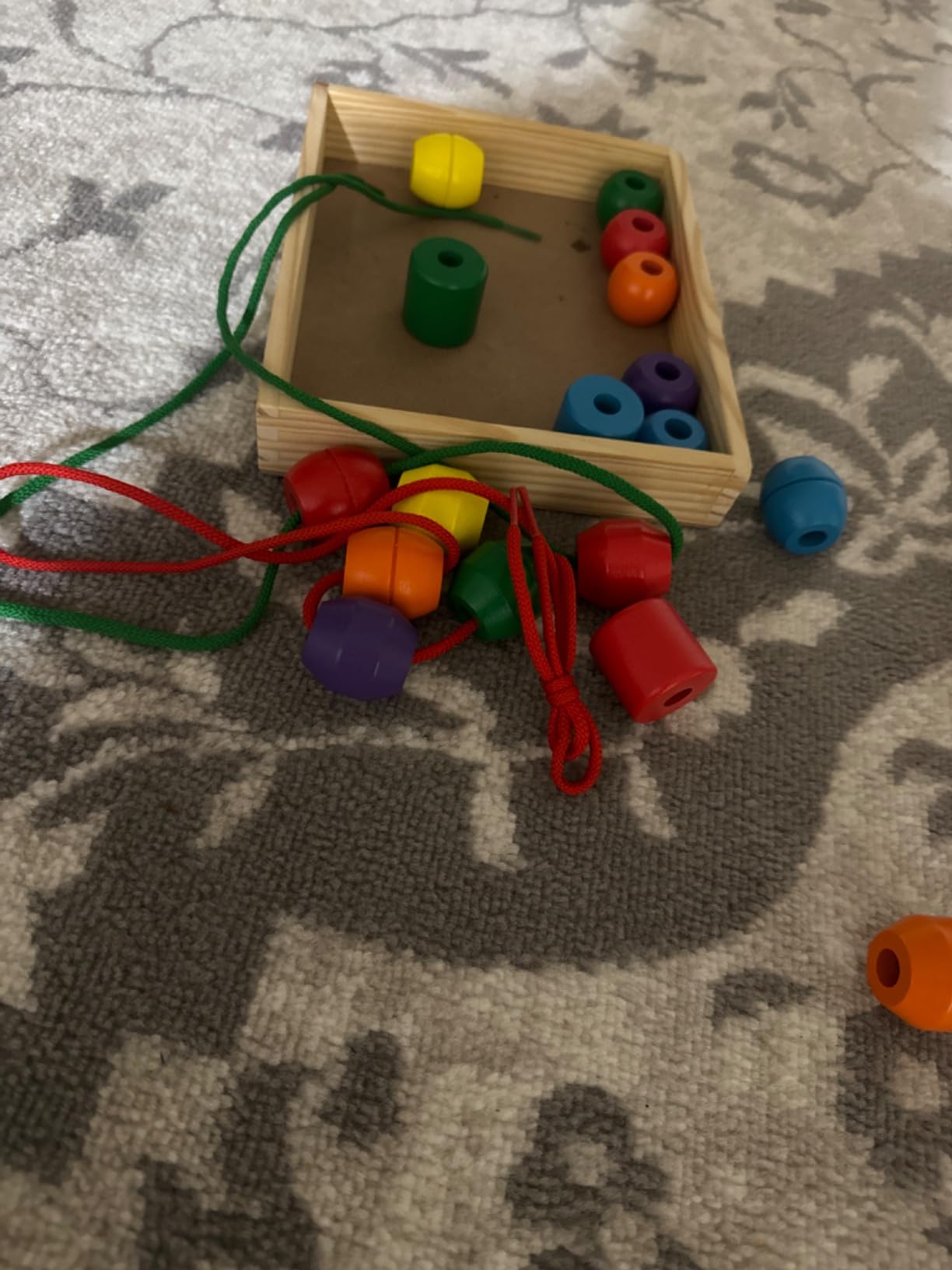 Melissa & Doug Primary Lacing Beads - Educational Toy with 30 Wooden Beads and 2 Laces for Toddlers, Fine Motor Skills Lacing Toys for Toddlers and Kids Ages 3+ customer photo 2