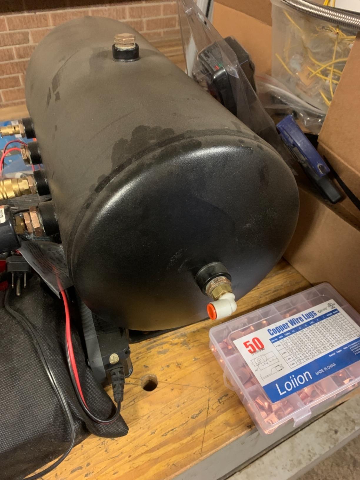 HornBlasters USA Made 5-Gallon (19 Liters) 8 Port Black Steel Air Tank - Black Powdercoat Finish - (Seven 1/2