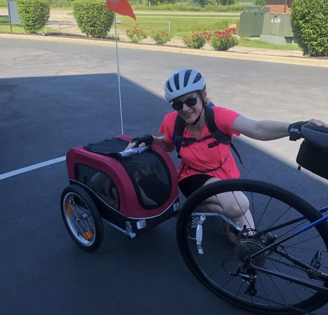 TRIXIE Dog Trailer for Bicycles, Dog Bike Trailer for Small Dogs up to 33 lbs, Quick Set-up and Fold Down, Red customer photo 1