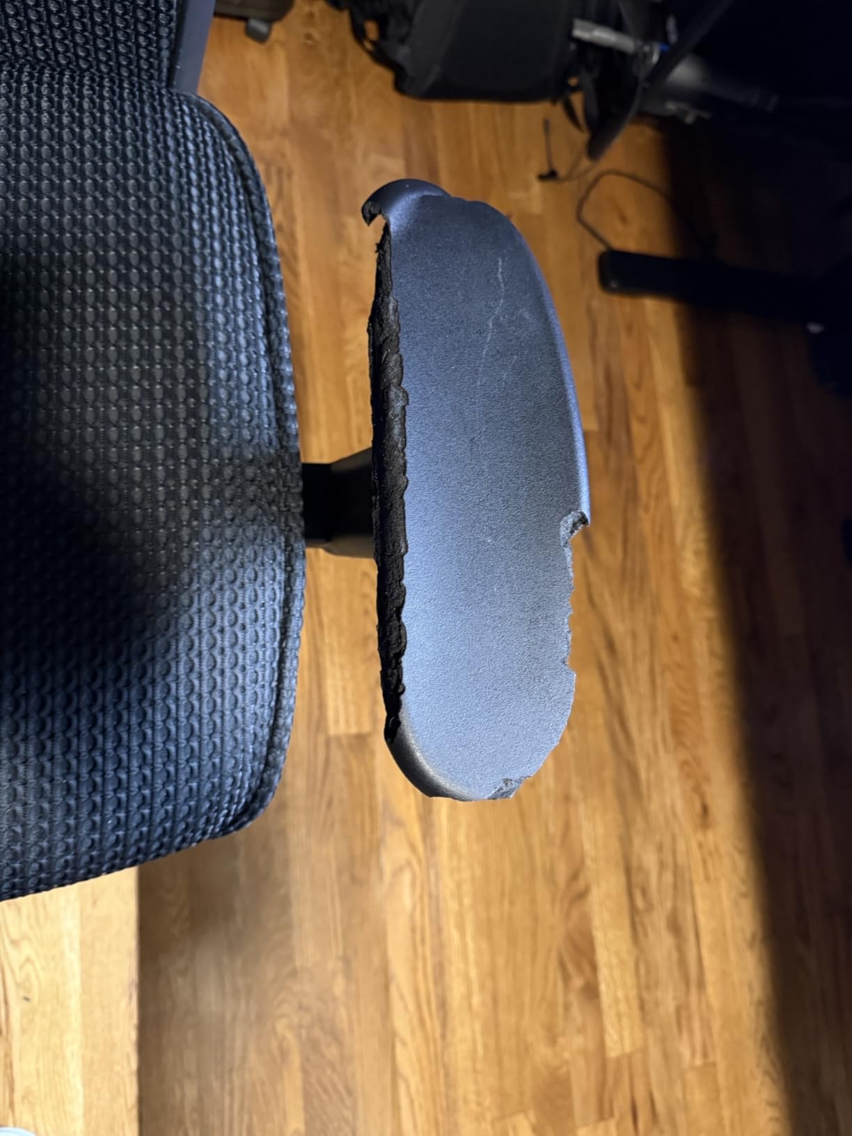 HON Wave Big and Tall Ergonomic Office Chair, Heavy Duty Desk Chair, Black customer photo 1