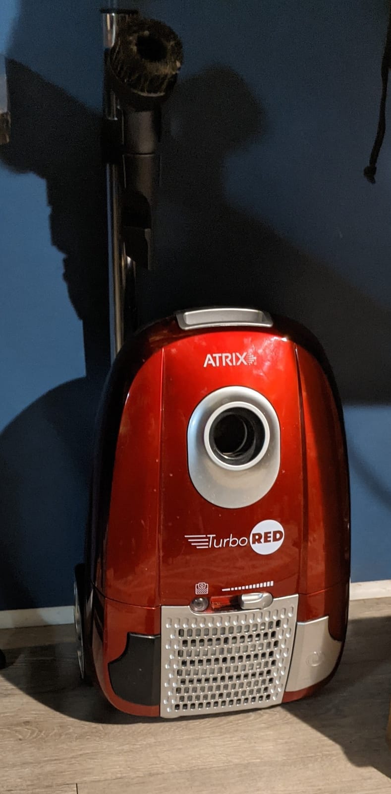 Atrix Turbo Red AHC-1 HEPA Canister Vacuum Cleaner – Powerful 1,400W Variable Speed Motor, Lightweight 6-Quart Bag Design, 3-Stage Filtration, Telescopic Wand, Full Bag Indicator & Accessory Kit customer photo 1