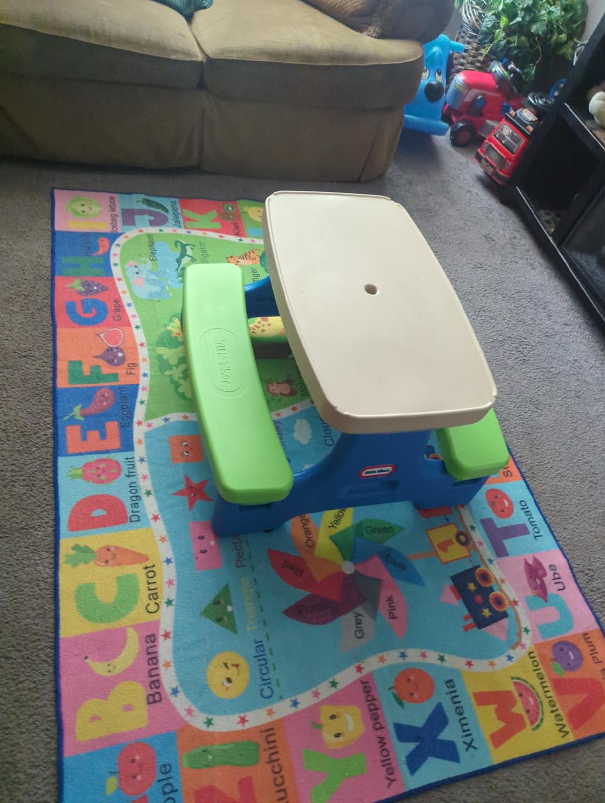Little Tikes Easy Store Jr. Play Table (Amazon Exclusive), Ages 18 Months to 5 Years customer photo 2