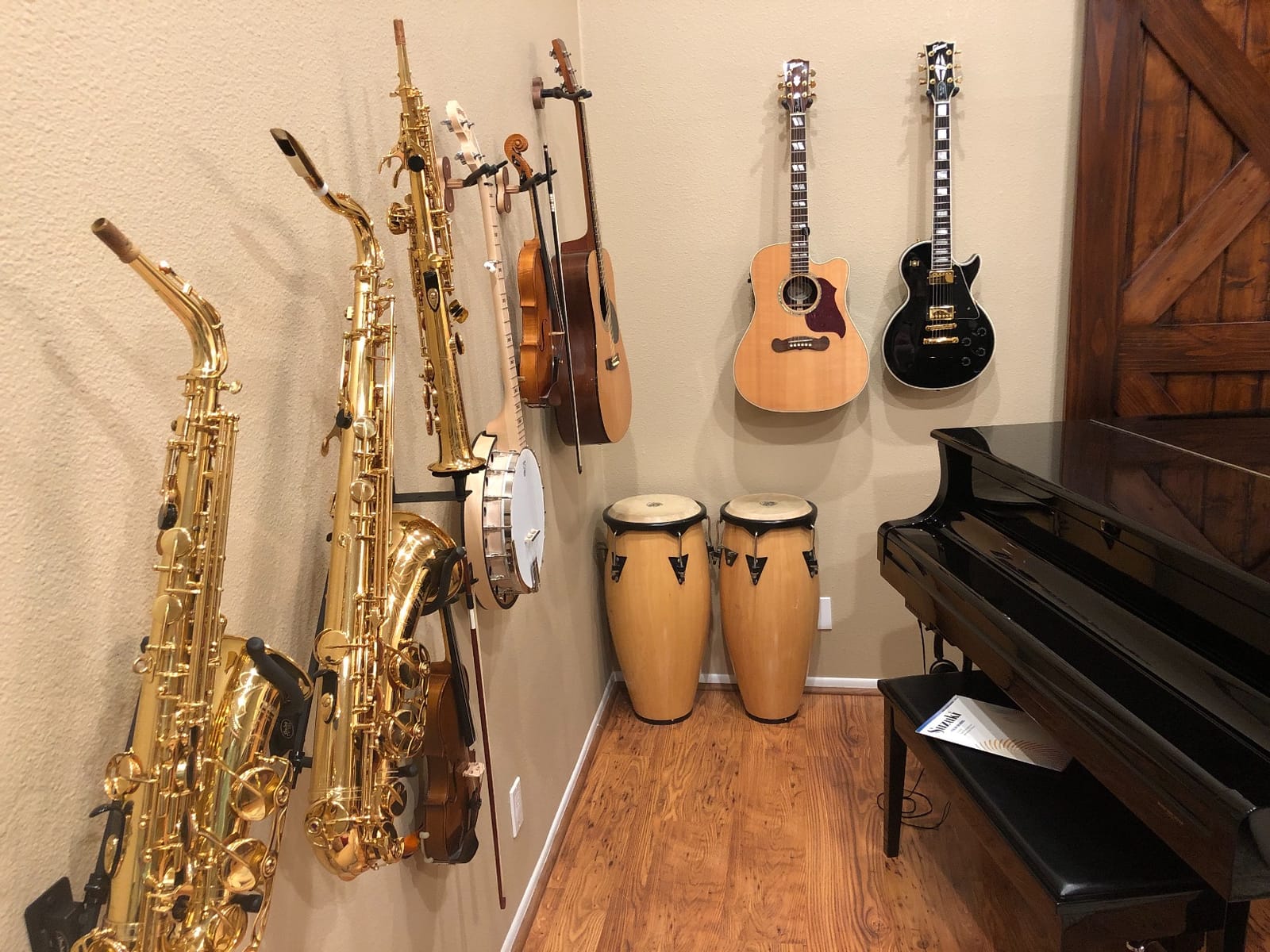 String Swing Alto Saxophone Stand (BHH17-FW) customer photo 2