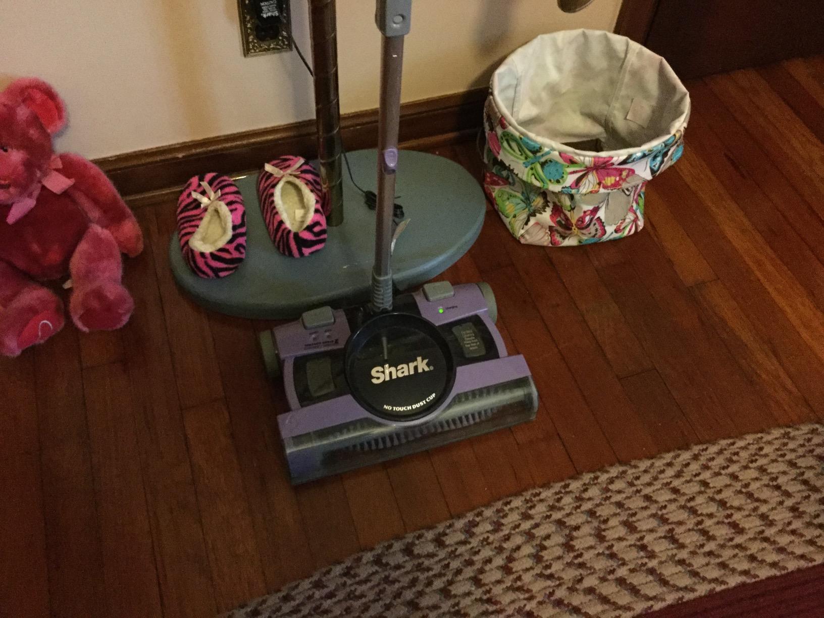 Shark Ultra-Light Cordless 13-Inch Rechargeable Floor & Carpet Sweeper with BackSaver Handle, Motorized Brushroll, and Two-Speed Brush Roll (V2950) customer photo 1