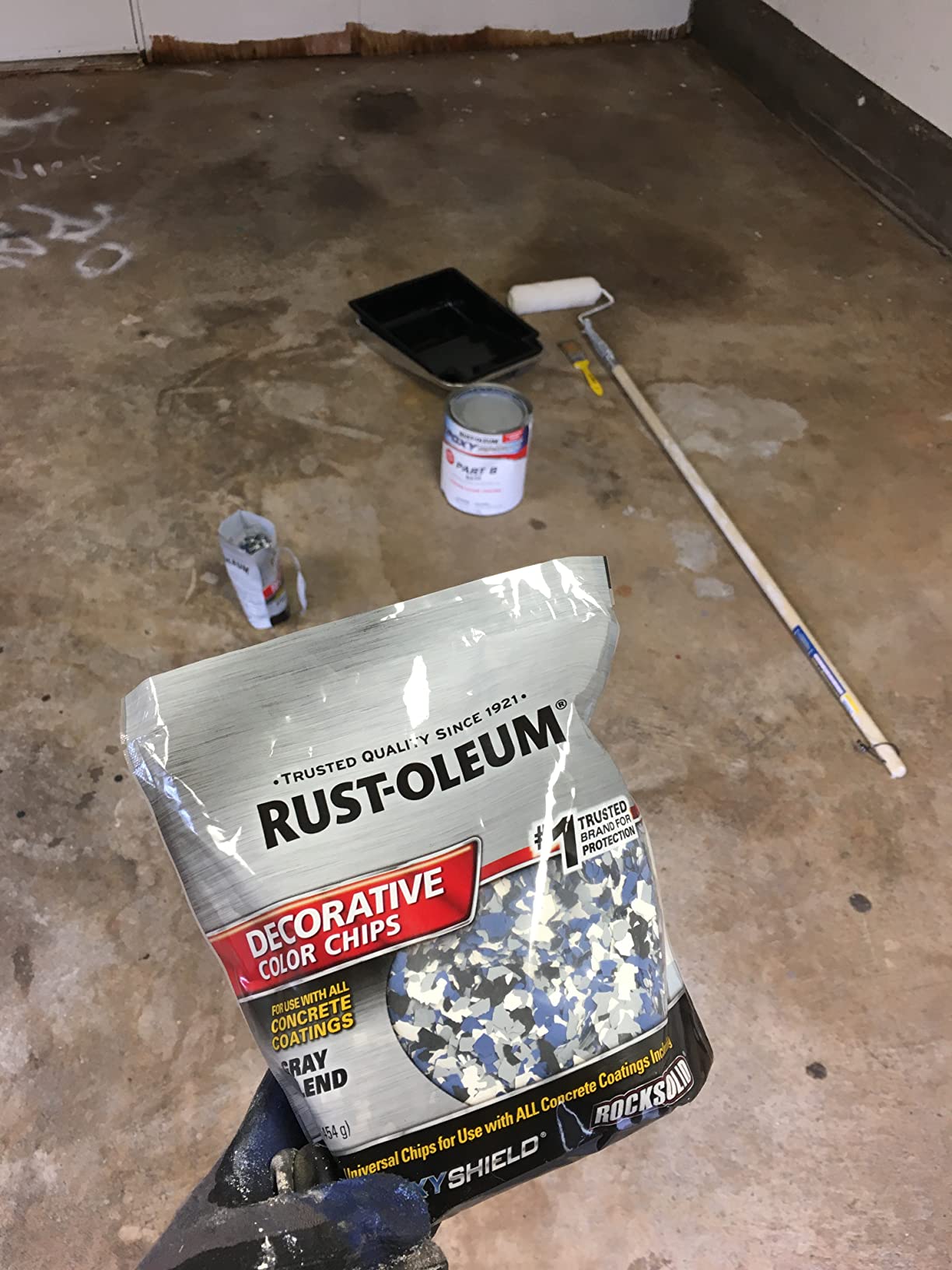 Rust-Oleum 251870 EPOXYSHIELD Garage Floor Coating Kit, 2.5 Car, Gloss Gray customer photo 2
