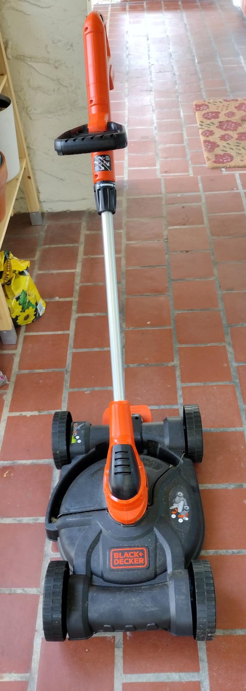 BLACK+DECKER Weed Eater, Lawn Edger and Cordless Lawn Mower 3 in 1 Combo, Includes (2) Batteries, Charger, 12 Inch Battery Powered String Trimmer and Lawnmower, Adjustable Length and Height (MTC220) customer photo 1