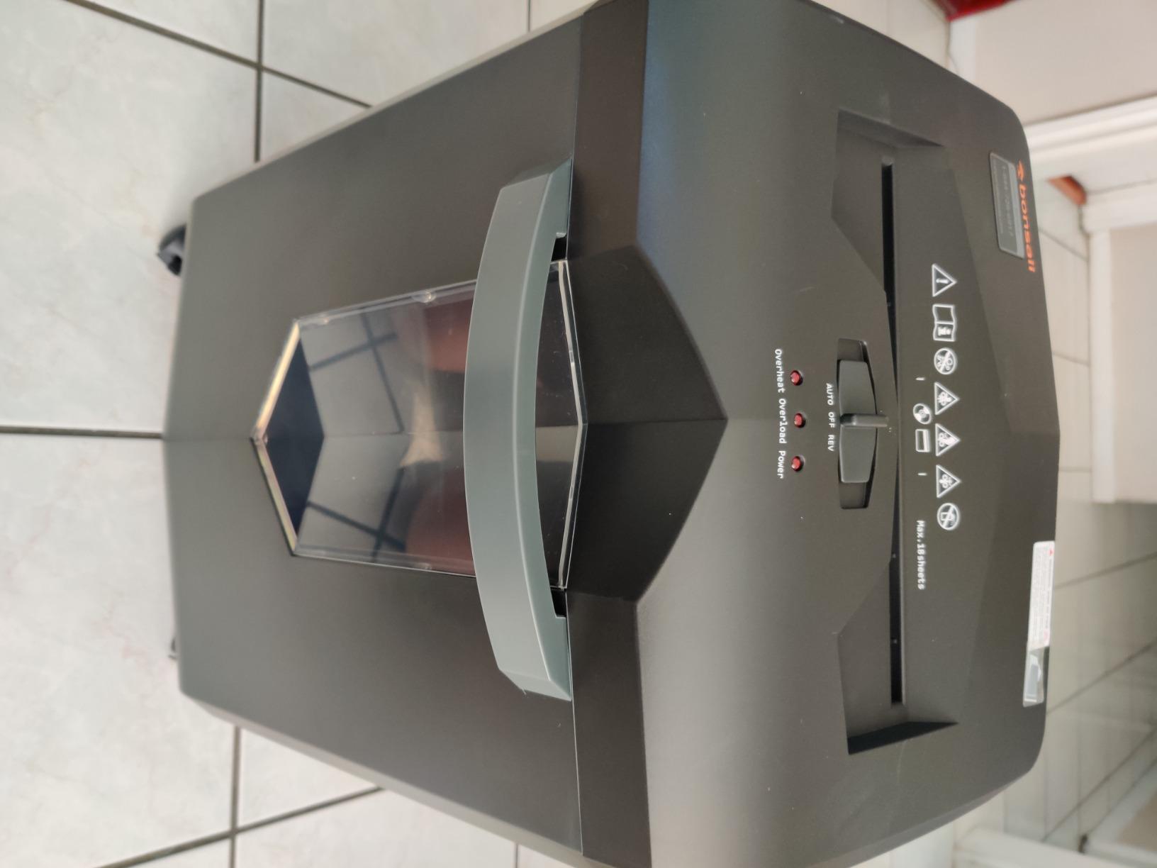 Bonsaii 18-Sheet Cross-Cut 60-Min Run Heavy Duty Paper Shredder customer photo 1