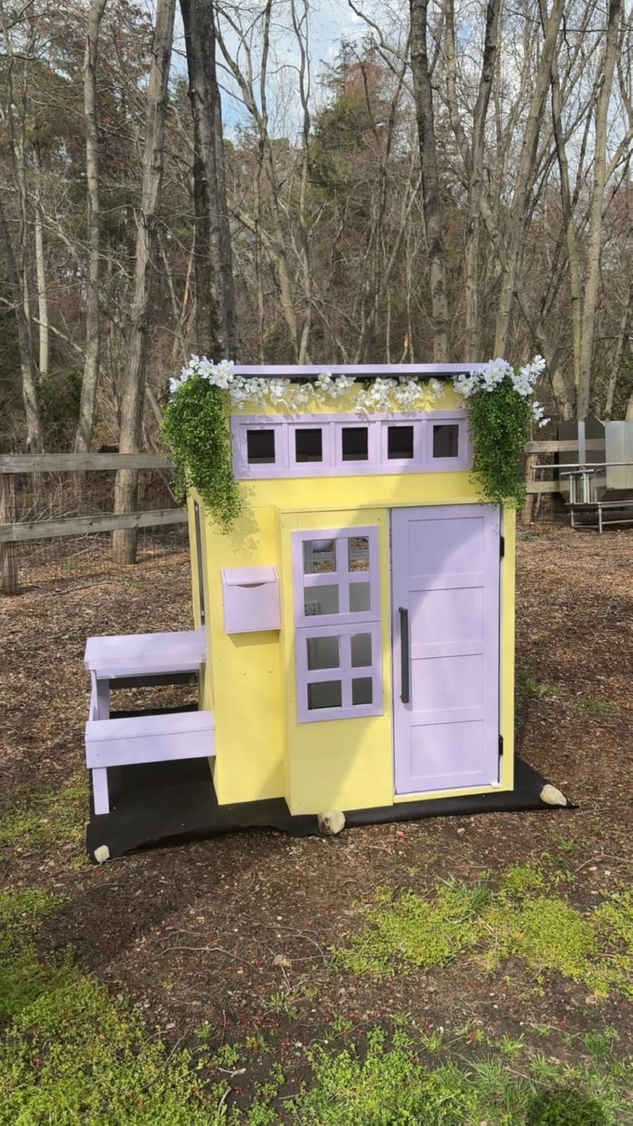 KidKraft Modern Outdoor Wooden Playhouse with Picnic Table, Mailbox and Outdoor Grill ,Gift for Ages 3+ customer photo 1
