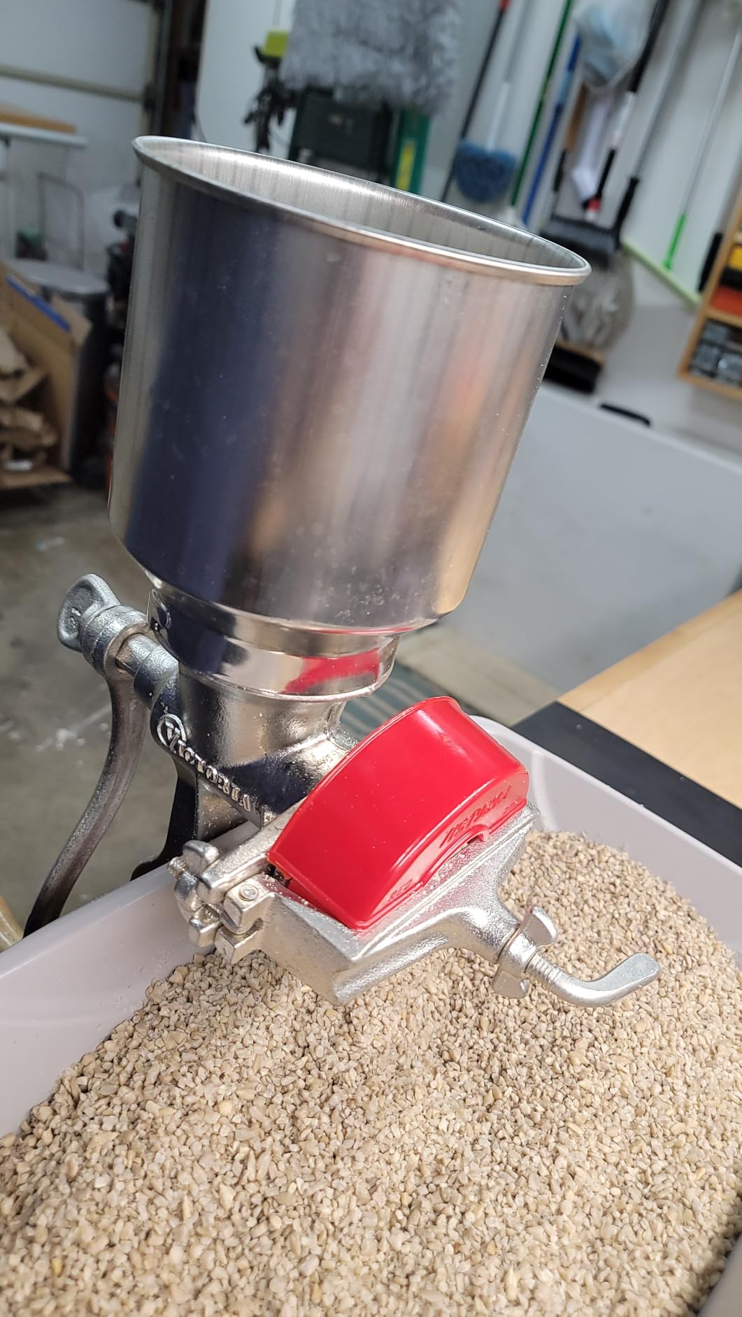 Victoria Manual Cast Iron Grain Mill 2400g with High Hopper customer photo 2