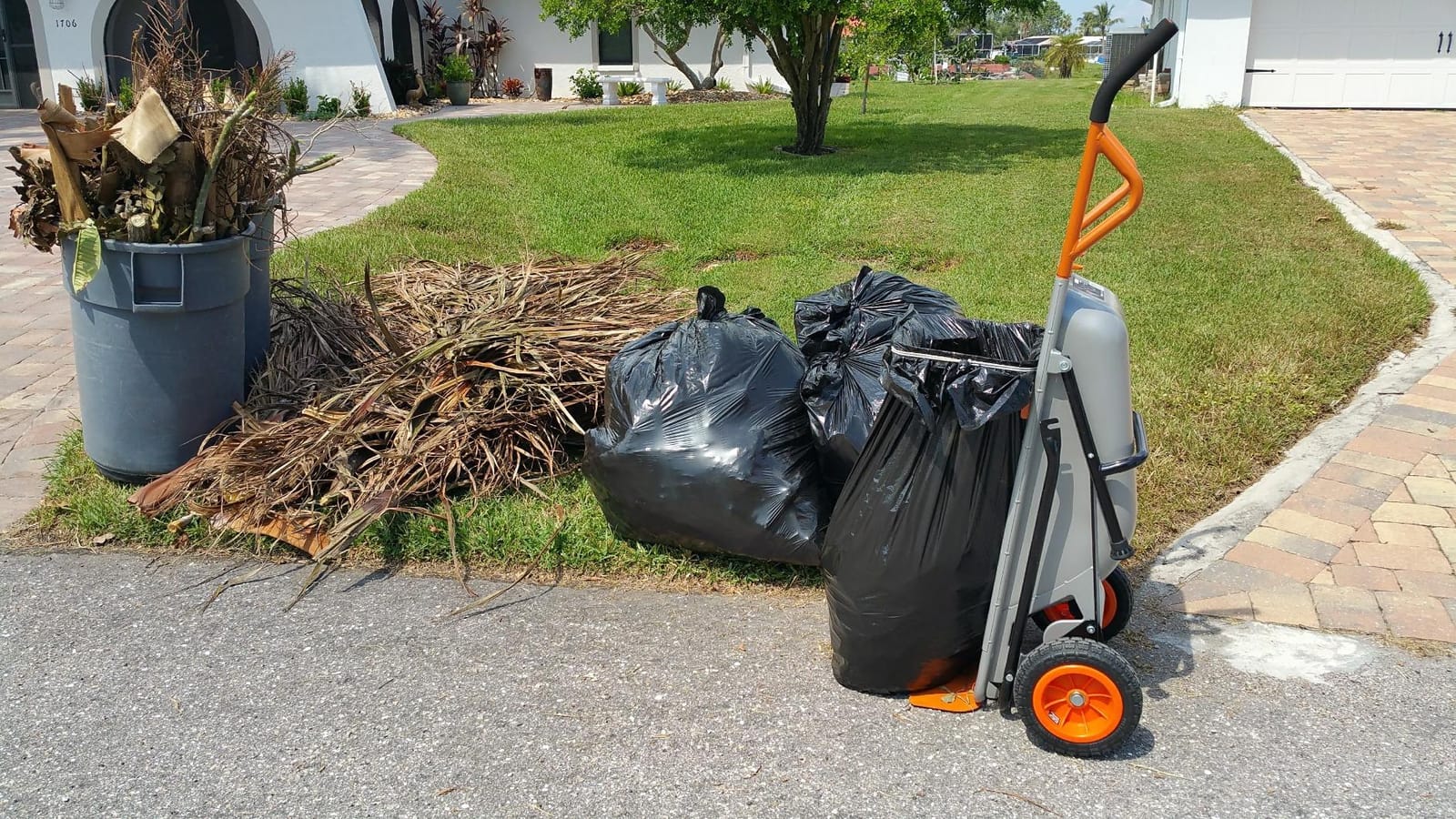 WORX Wheelbarrow Heavy Duty Dolly, 8-in-1 Aerocart Garden Cart, WG050 | lift 200 lbs like lifting 17 lbs; 8-in-1 versatility; smart 2-wheel design; heavy-duty durable construction customer photo 1
