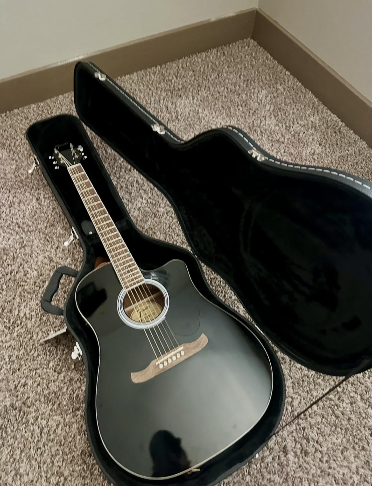 Fender Flat-Top Dreadnought Acoustic Guitar Case, with 1-inch Foam Padding, Guitar Accessories, Black customer photo 2