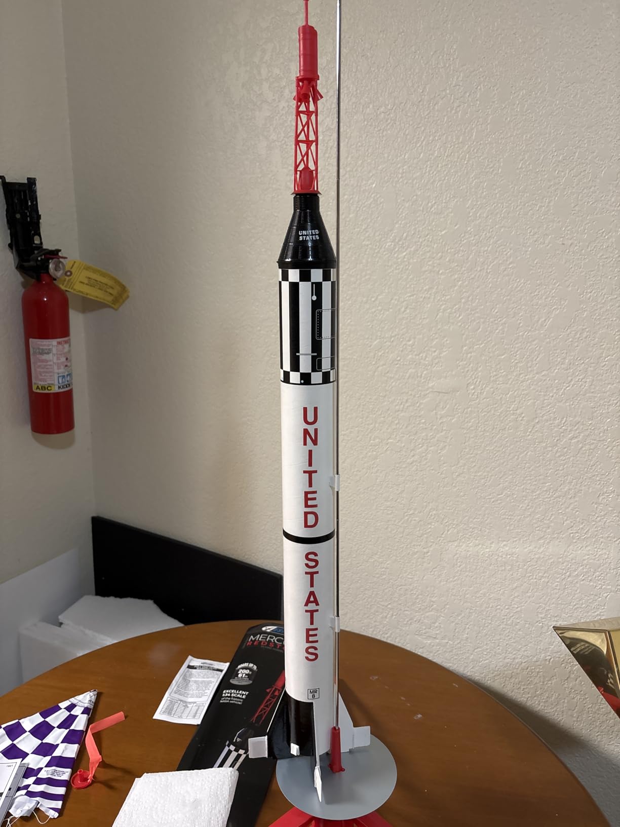 Estes 1921 Mercury Redstone Rocket-Building Kit, Advanced Flying-Rocket-Model Kit for Ages 10+ customer photo 1